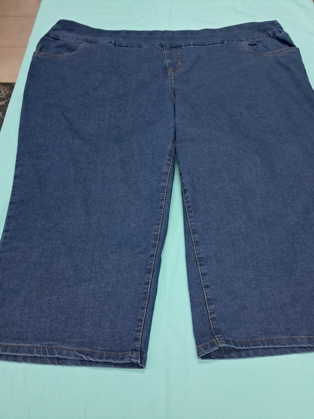 Woman Within Plus Size Denim Pants Jeans 28W Petite Pull On Crop Slits